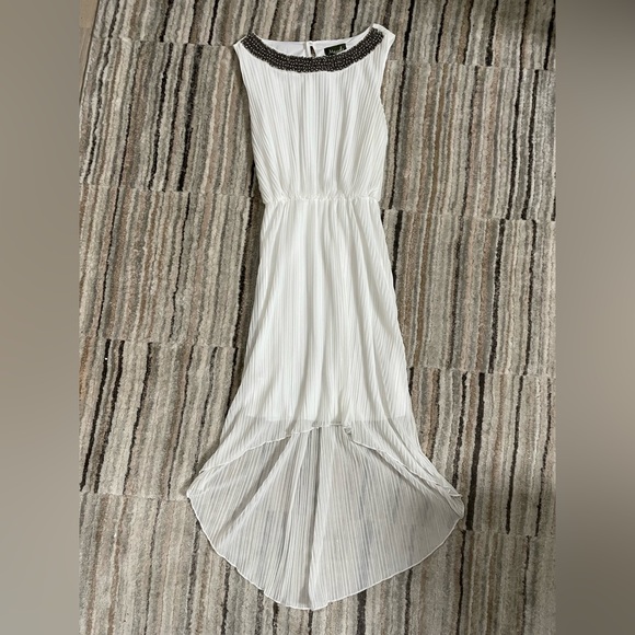 Gorgeous Hi-Lo beaded neck dress - Small - Picture 2 of 8
